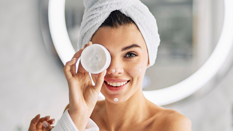 إليكِ أفضل الكريمات الليلية لعام 2023