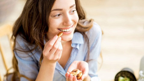 6 فوائد لتناول المكسرات في الصباح.. منها تعزيز الطاقة