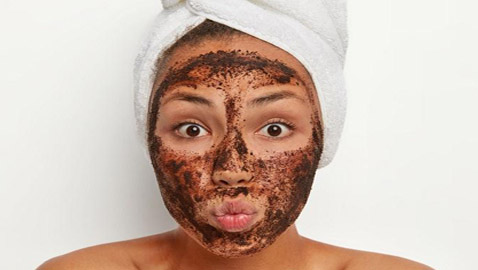 أفضل ماسكات طبيعية لتسمير البشرة والحصول على بشرة برونزية