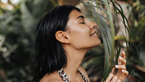 استعدي للصيف.. منتجات عناية بالبشرة ضرورية في روتينك اليومي