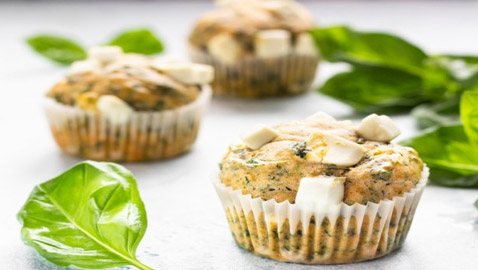 إليكم طريقة تحضير مافن السبانخ والفيتا للفطور