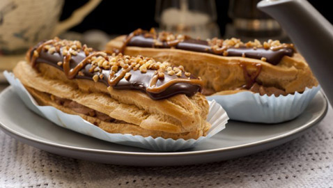 إليكم طريقة تحضير اكلير بالقهوة.. حلى فرنسي شهي وخفيف