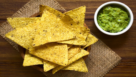 إليكم طريقة تحضير شيبس التورتيلا المشوي للرجيم