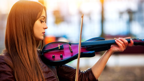 الموسيقى الحزينة.. هل تخفف الألم؟