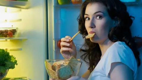 منها شرب الشاي الأخضر.. 8 عادات يابانية تمنحك الصحة