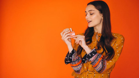 كيفية تطبيق العطر بشكل صحيح لتفوح رائحتك المميزة يوم العيد