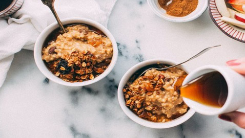 إليكم طريقة تحضير رقائق الشوفان بالعسل للدايت