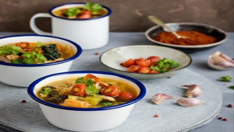 إليكم وصفة شوربة الزنجبيل مع الكركم الحارقة للدهون للرجيم