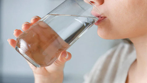 أفضل وقت لشرب الماء خلال اليوم.. واحذروا هذا الخطأ