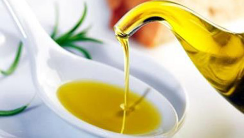 ملعقة من زيت الزيتون يوميًا تقوى ذاكرتك وتنقذ عقلك من الخرف