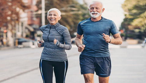 4 طرق للتركيز على لياقة الجسم بالكامل مع التقدم في العمر