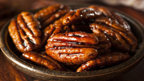 إليكم وصغة جوز البيكان بصوص الكراميل الطيبة