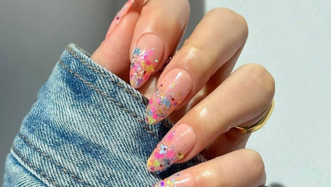 ألوان أظافر تناسب كل عروس.. 