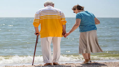 بينها اتباع نظام البحر المتوسط الغذائي.. 6 عادات بسيطة تطيل العمر