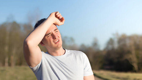 بينها البصل.. 12 عنصراً تخفض حرارة جسمك في الأيام الحارة