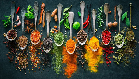 6 أنواع من التوابل تقلل رغبتك الشديدة في تناول السكر