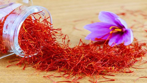 هل تتناول الزعفران؟ فوائد صحية ذهبية وخطر في هذه الحالة!