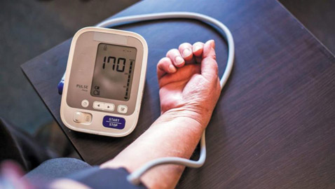 عادة يومية بسيطة تخفض ضغط الدم مثل الدواء.. ما هي؟